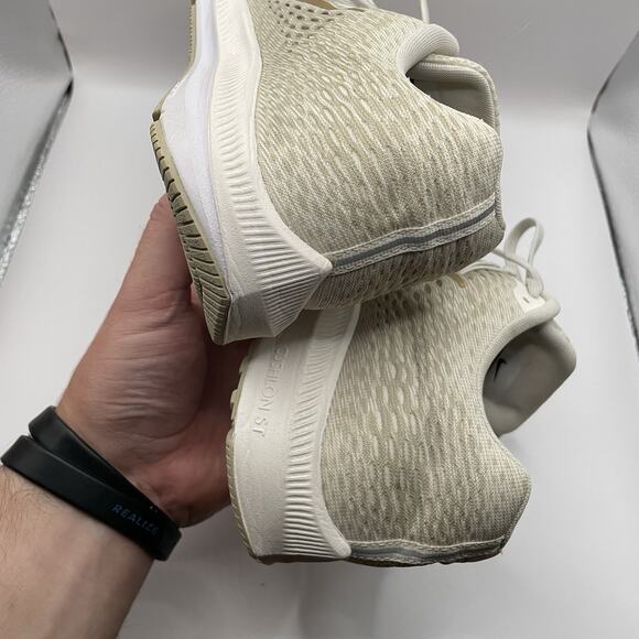 Nike Zoom Winflo 5 Women’s Running Shoes Size 9 AA7414-008 Cream / Gold - Picture 7 of 8